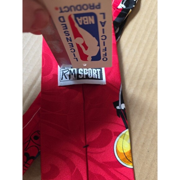 Vintage Chicago Bulls 3Peat NBA World Champions 1991 1993 Silk Necktie - Picture 5 of 5